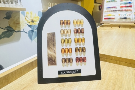 요즘 가장 인기 있는 캣아이 네일 컬러